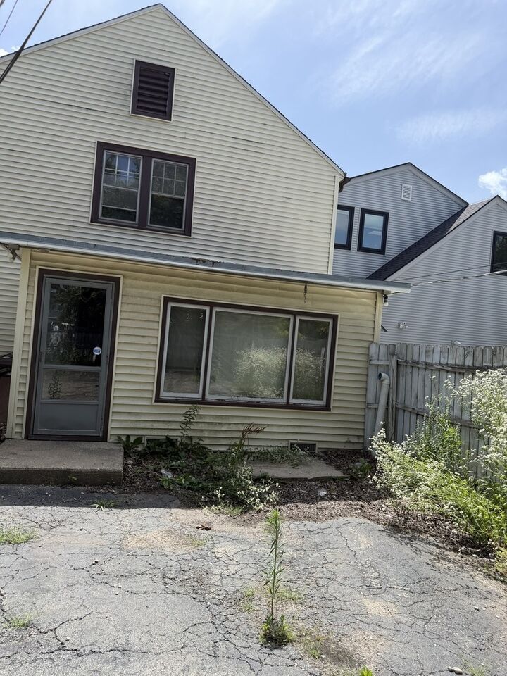 Property Photo:  430 W Virginia Street 1  IL 60014 