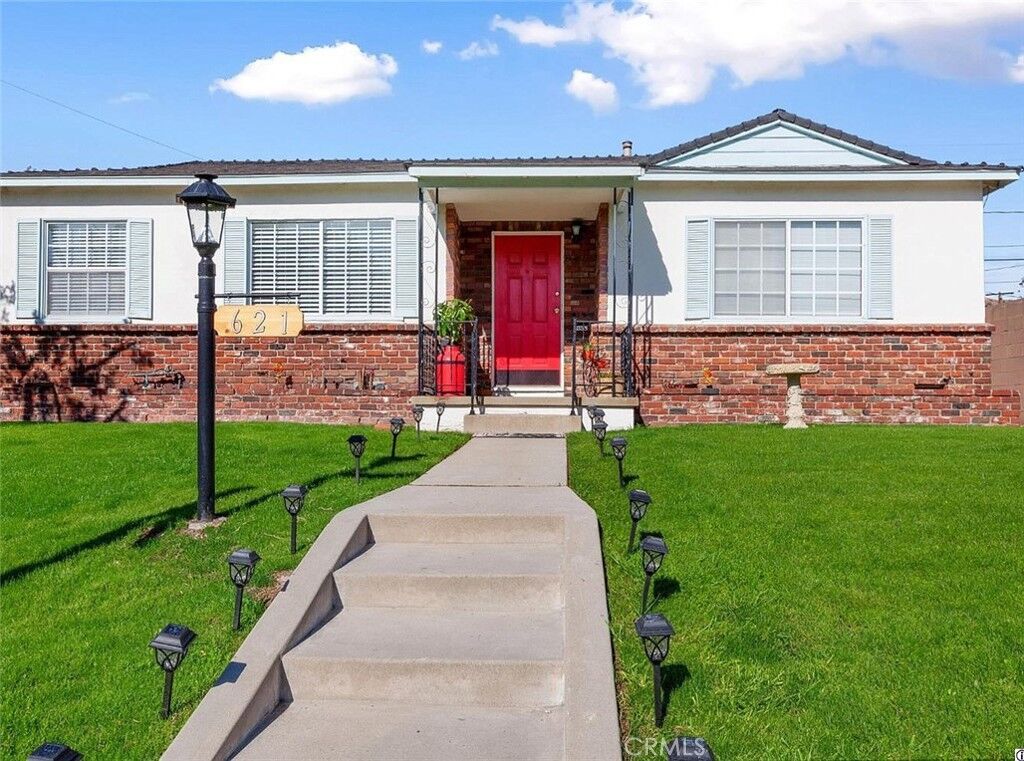 Property Photo:  621 Price Drive  CA 91504 