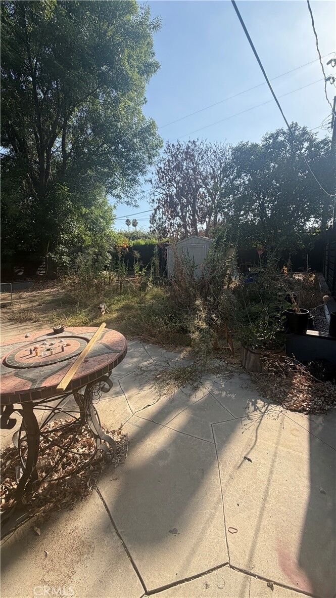 Property Photo: 5837 Cedros CA 91411