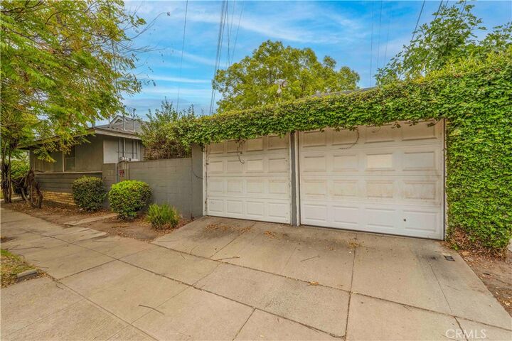 Property Photo:  4900 Dockweiler St  CA 90019 