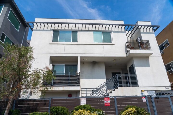 Property Photo:  1183 Crenshaw 203  CA 90019 