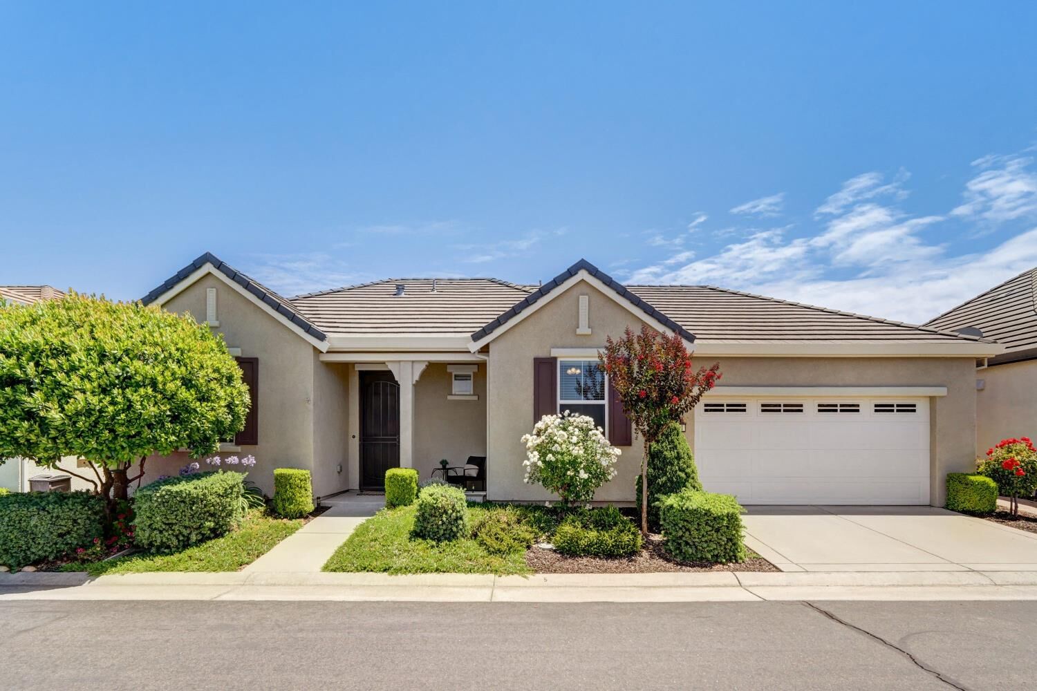 Property Photo: 7461 Havenford Way CA 95829