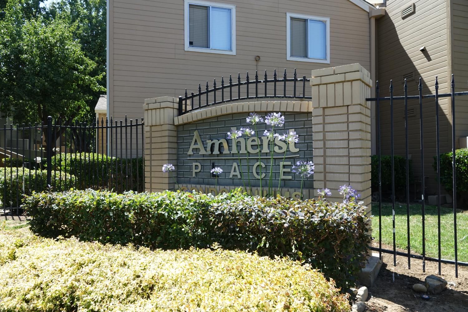 Property Photo:  1019 Dornajo Way 256  CA 95825 