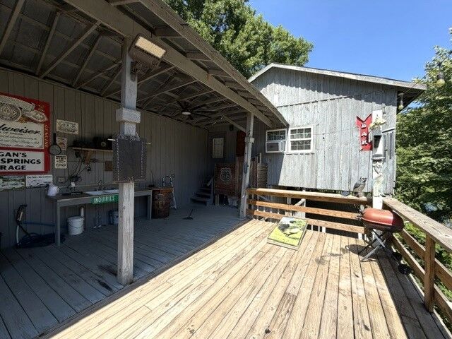 Property Photo:  1101 W Jackson St  TN 37160 