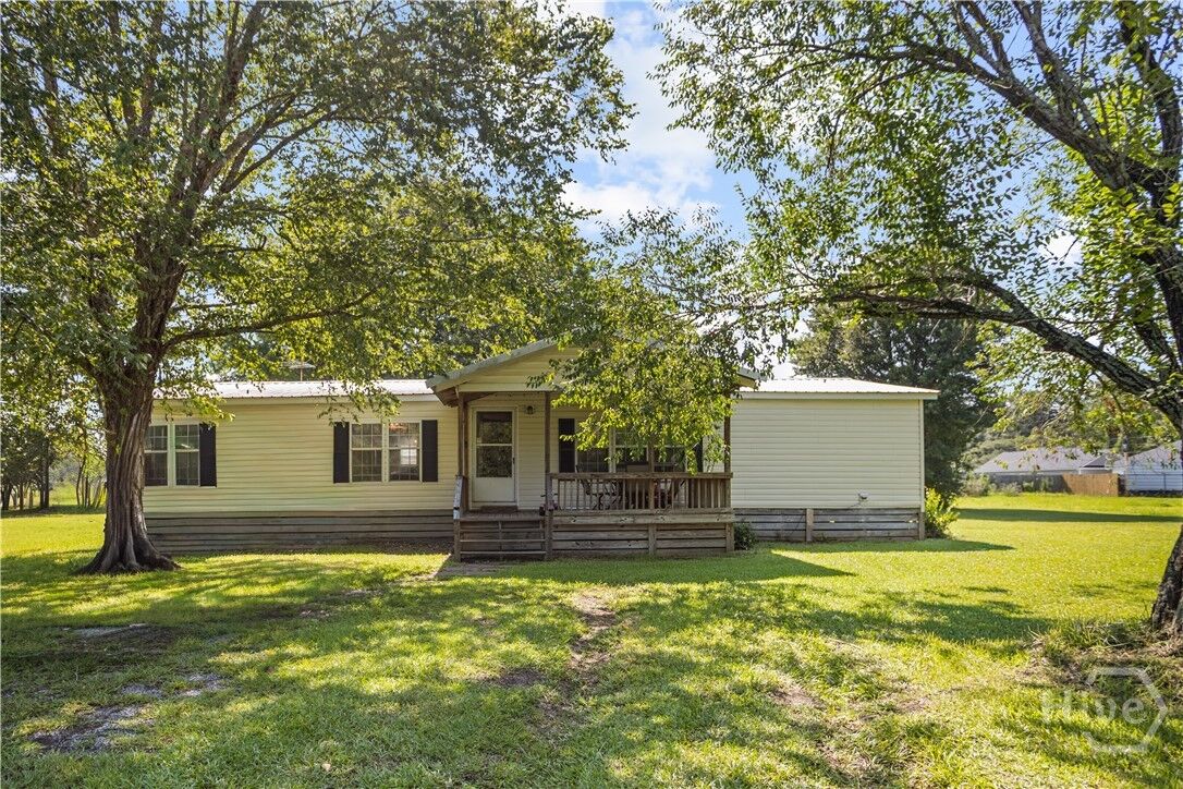 Property Photo: 68 NE Levy A Ray Road GA 31316