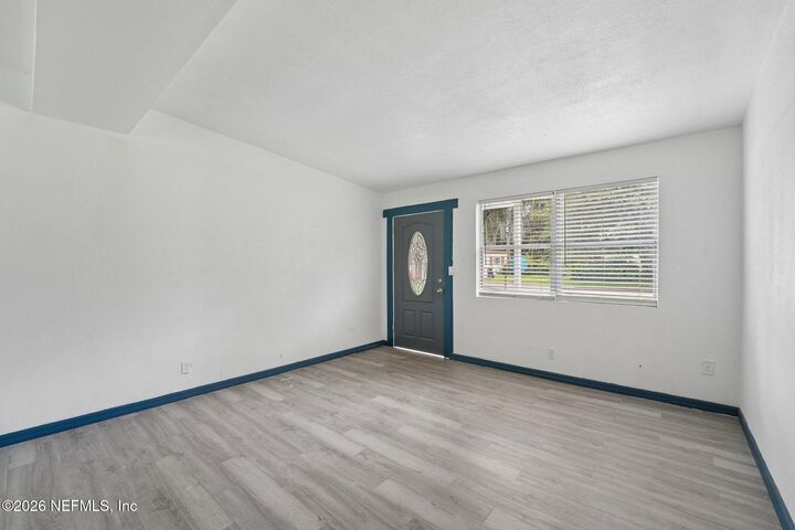 Property Photo: 6740 Yvonne Lane FL 32216