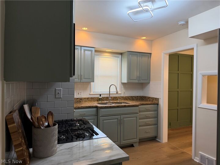 Property Photo: 6020 S Park Boulevard OH 44134