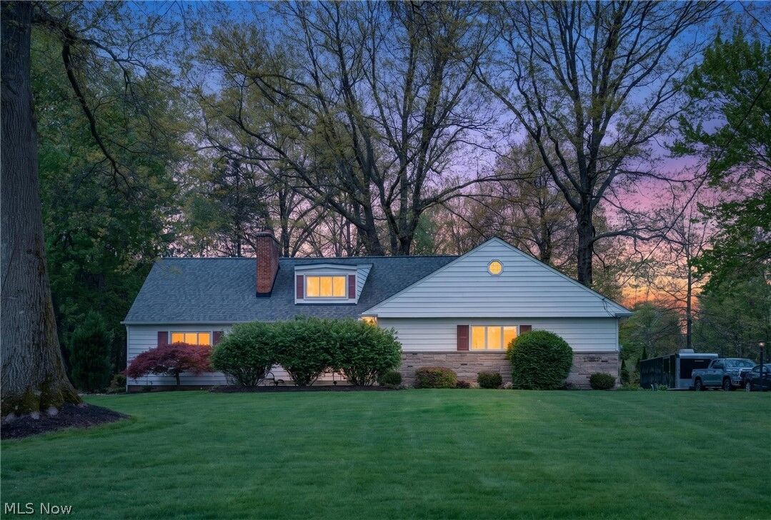Property Photo: 2426 Lander Road OH 44124