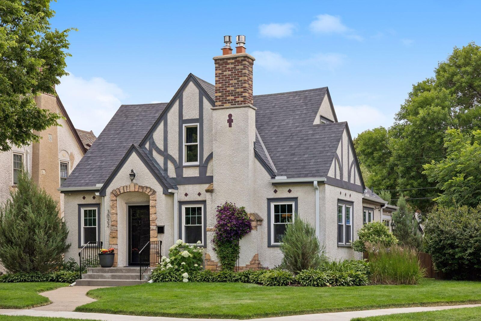 Property Photo:  3022 Hayes Street NE  MN 55418 