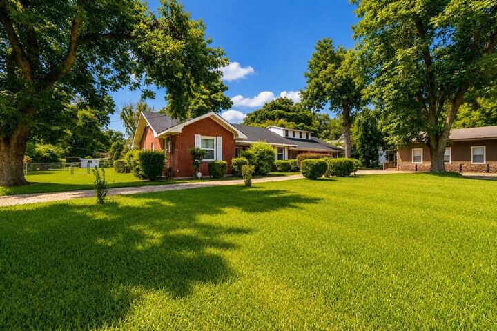 Property Photo: 6142 Masonic Drive LA 71031