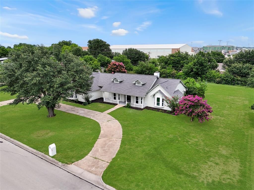 Property Photo:  3128 Darby Lane  TX 76207 