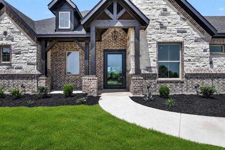 Property Photo: 111 County Road 4867 TX 76020