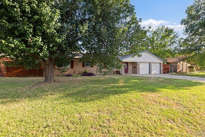 Property Photo: 6736 Corona Drive TX 76180