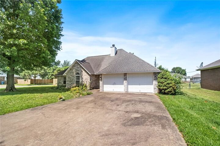 Property Photo:  591 Bloomfield Street  AR 72734 