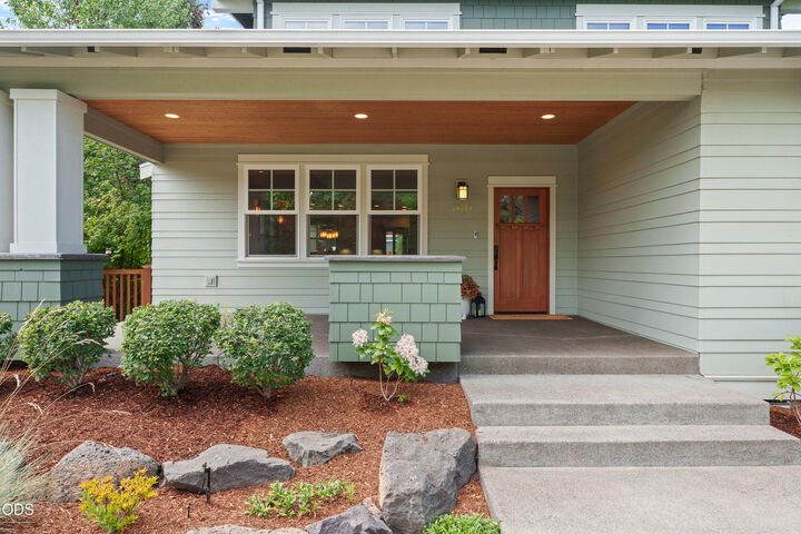 Property Photo: 20385 Penhollow Lane OR 97702