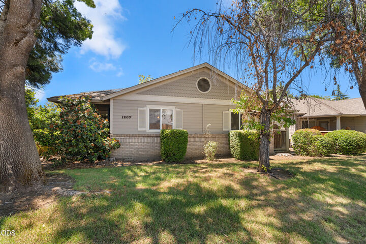 Property Photo: 1207 Springbrook Road OR 97504
