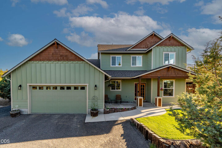 Property Photo:  17101 SE Hopi Road  OR 97754 