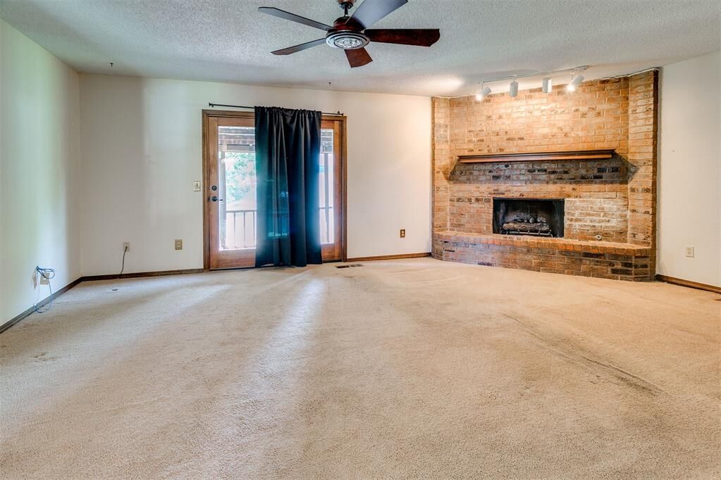 Property Photo: 1013 S Morgan Drive OK 73160