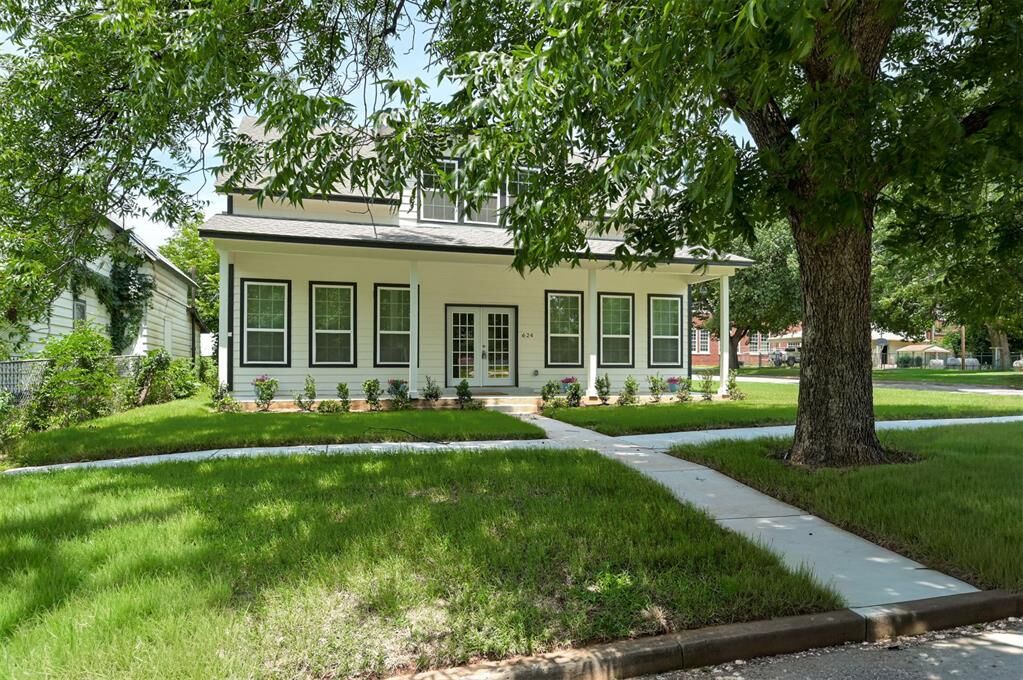Property Photo:  624 E Harrison Avenue  OK 73044 