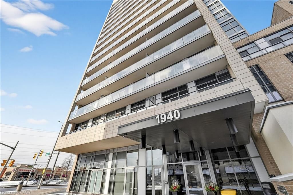 Property Photo: 1940 Ironstone Drive 1006 ON L7L 0E4