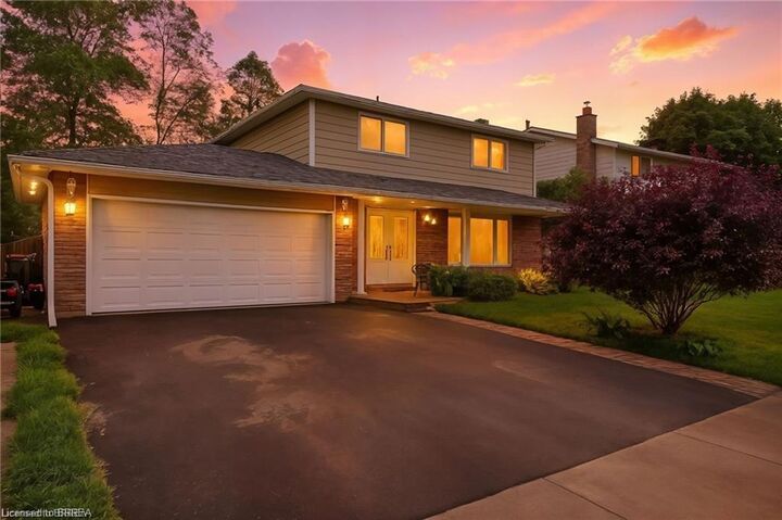 Property Photo:  307 Erindale Drive  ON L7L 4T3 