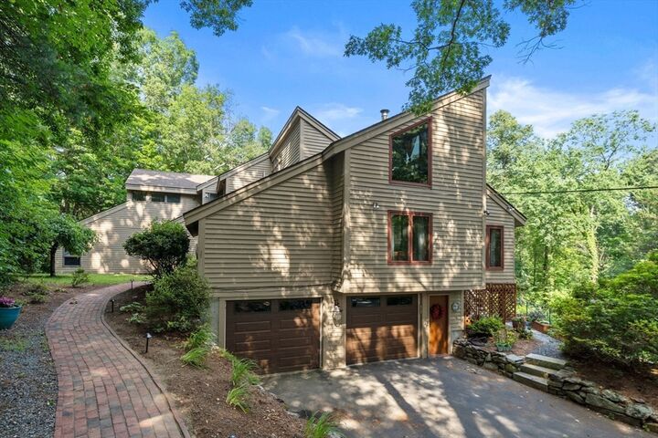 Property Photo:  7 Hilltop Ln  MA 01701 