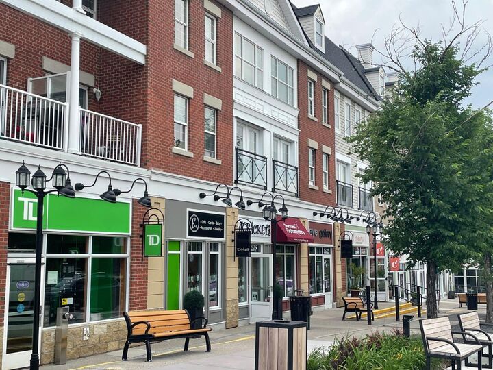 Property Photo: 2233 34 Avenue SW 320 AB T2T 6N2
