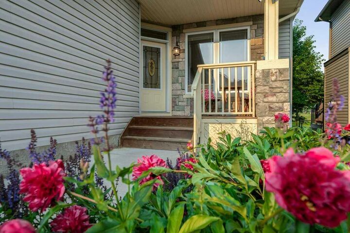 Property Photo:  52 Crystal Green Way  AB T1S 2K6 
