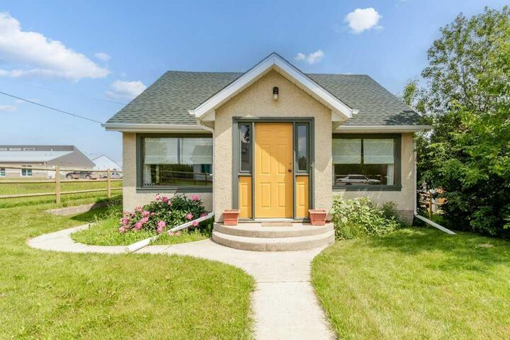 1925 23 Avenue — photo 1