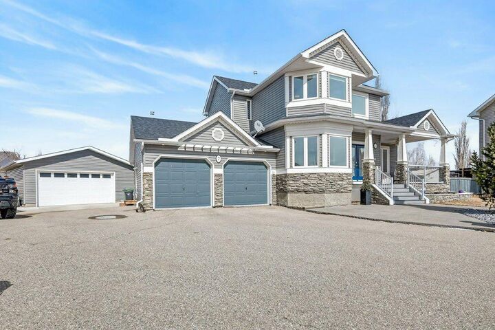 Property Photo:  7 Henderson Bay NE  AB T0J 1X1 
