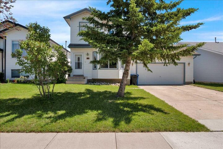 Property Photo: 118 Meadowpark Drive AB T0M 0N0