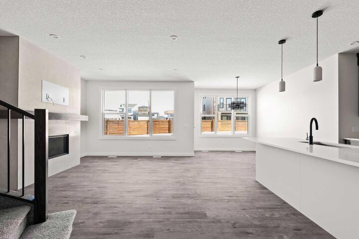 Property Photo:  167 Lucas Gardens NW  AB T3P 2R9 