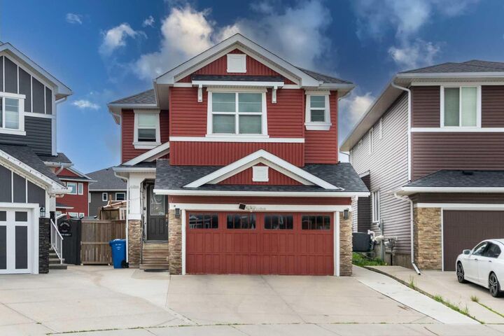 227 Redstone Heights NE — photo 1