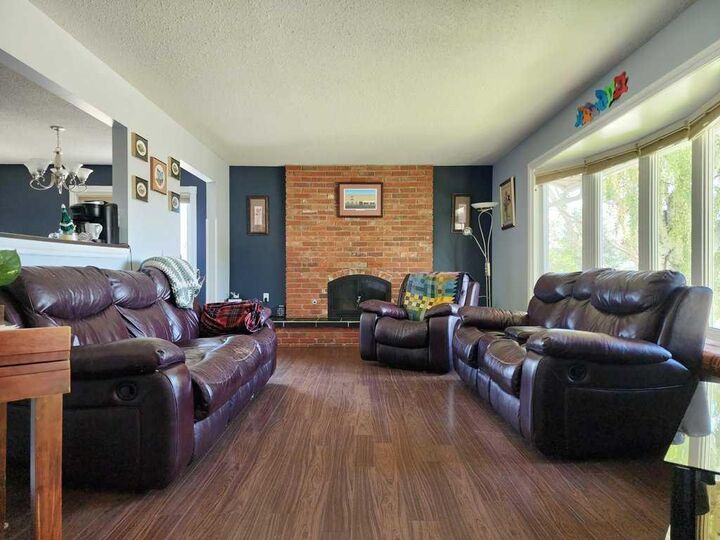 Property Photo: 667 21st Street AB T0L 0Z0