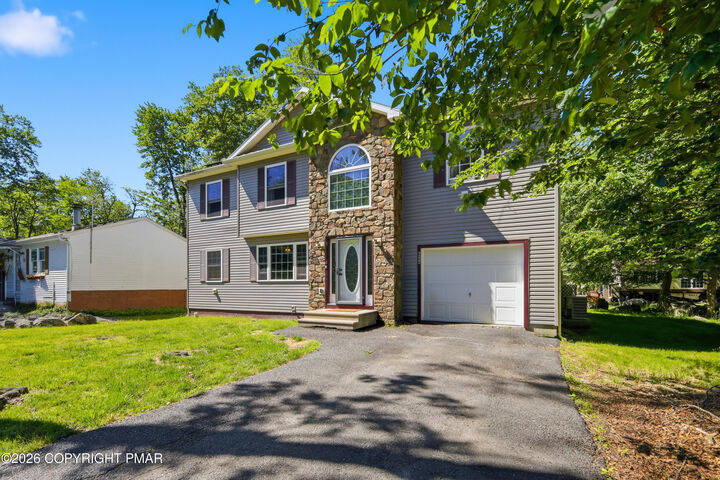 Property Photo: 7436 Tamara Lane PA 18466