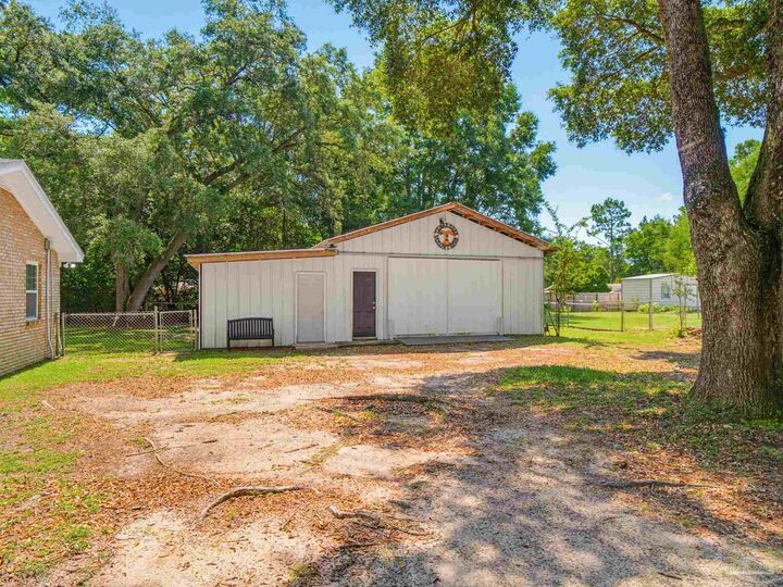 Property Photo:  5692 Pine Ridge Dr  FL 32570 
