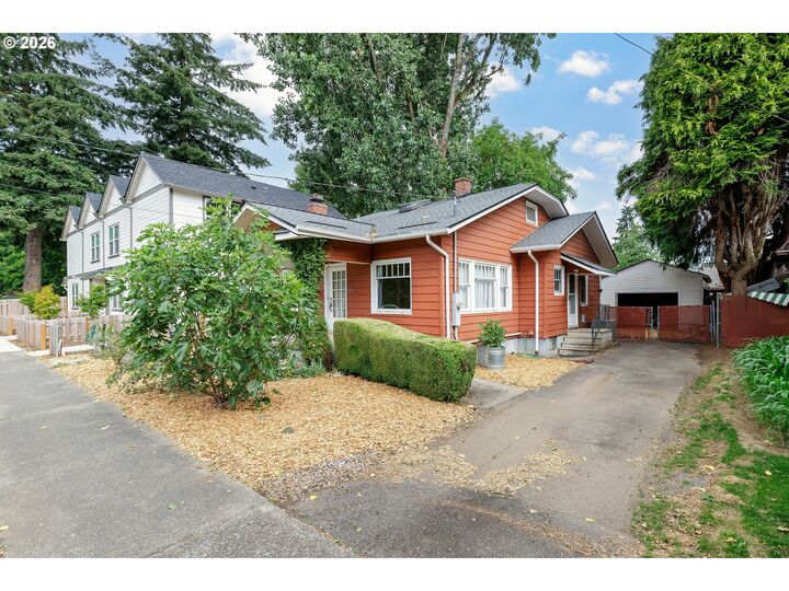Property Photo: 5415 N Fessenden St OR 97203
