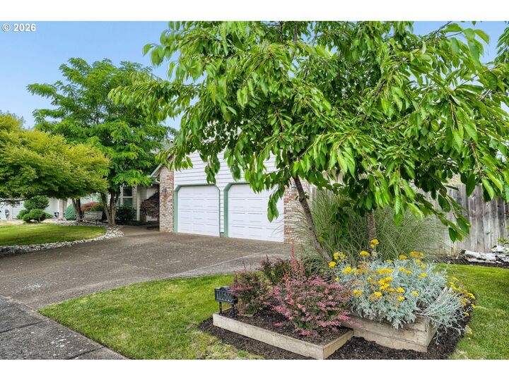 Property Photo:  10600 NE 20th St  WA 98664 