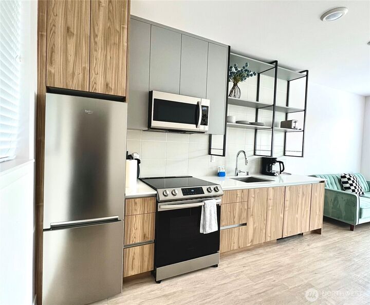 Property Photo: 440 13th Ave WA 98122