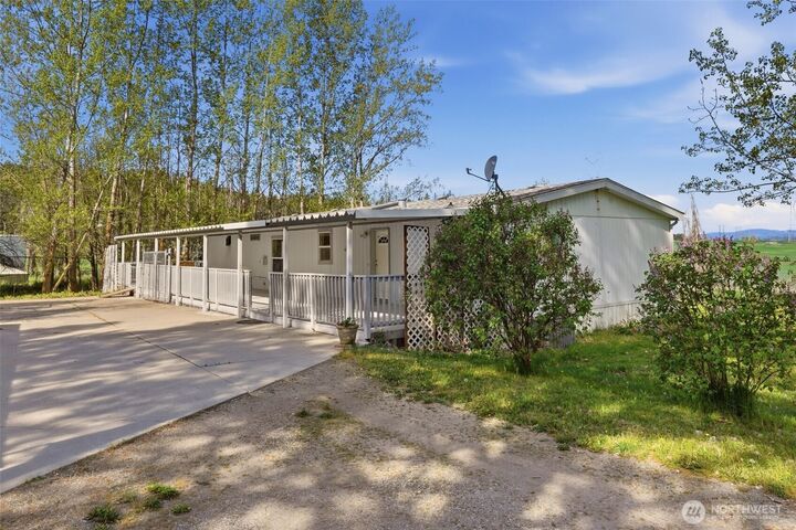 Property Photo: 8325 N Lindgren Road WA 99217