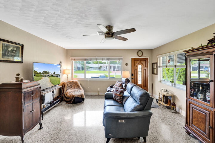 Property Photo:  501 NE 28th Street  FL 33334 