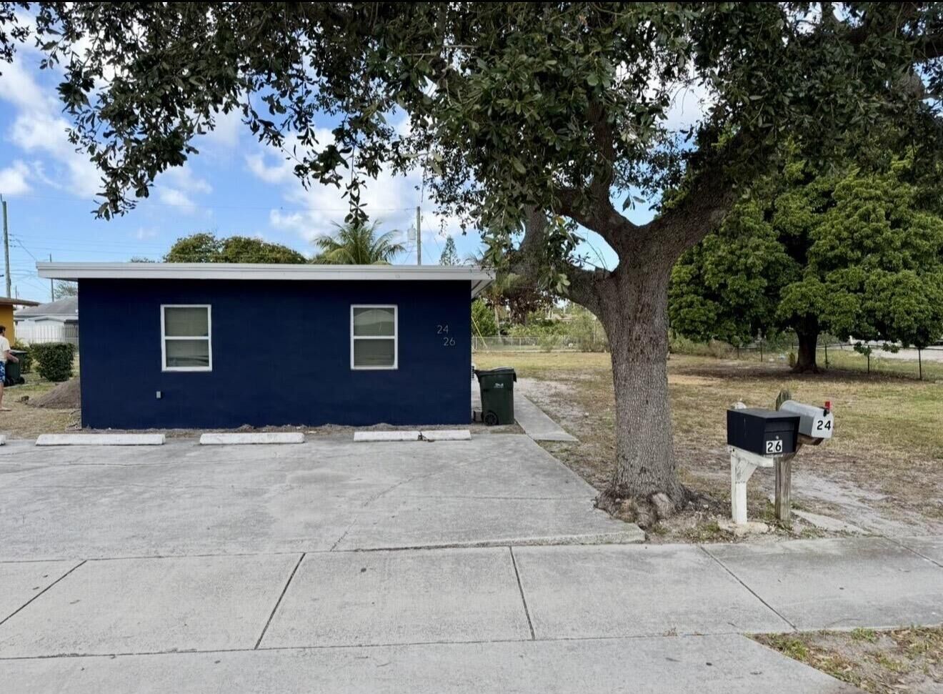 Property Photo:  24 SW 10th Avenue  FL 33444 