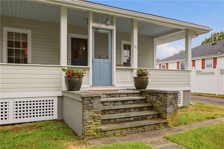 Property Photo:  30 Boulevard  RI 02842 