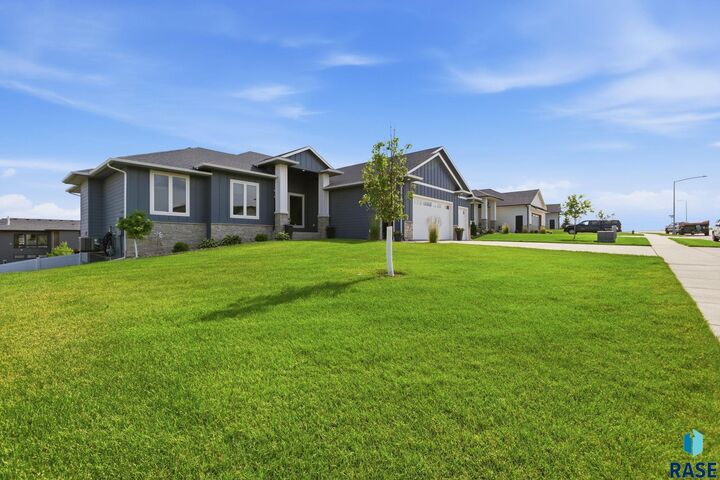 Property Photo:  7428 E Twin Pines Ct  SD 57110 