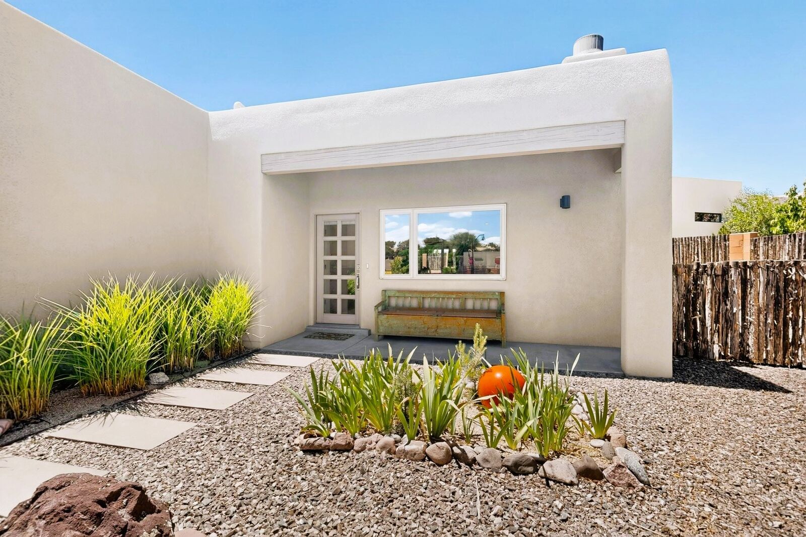 Property Photo:  1522 Calle Redondo  NM 87505 