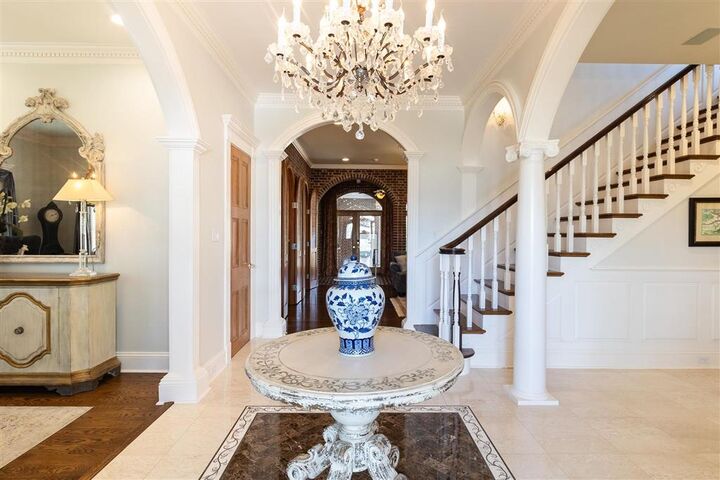 Property Photo: 1301 Charlestown Lane LA 70605