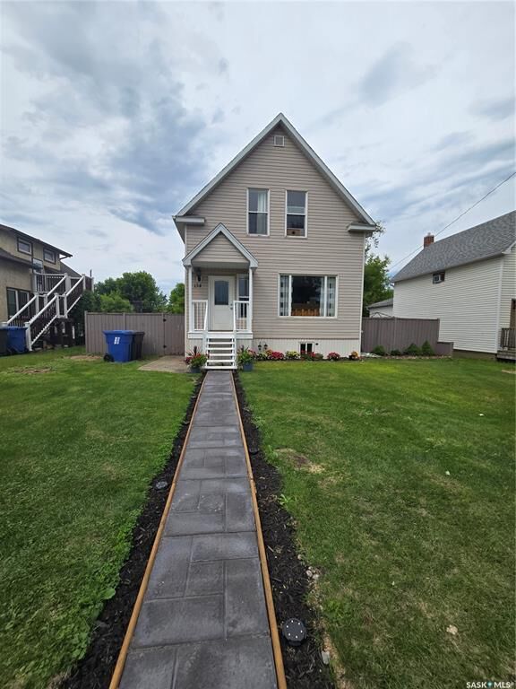 Property Photo: 134 9th Avenue W SK S0A 2P0