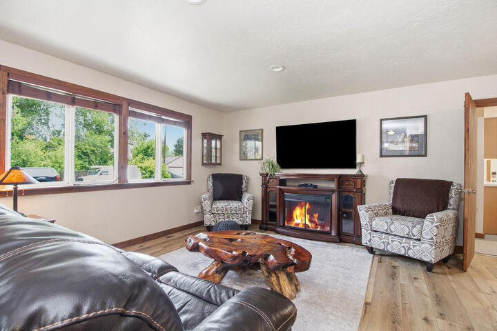 Property Photo: 341 Aspen Dr ID 83333