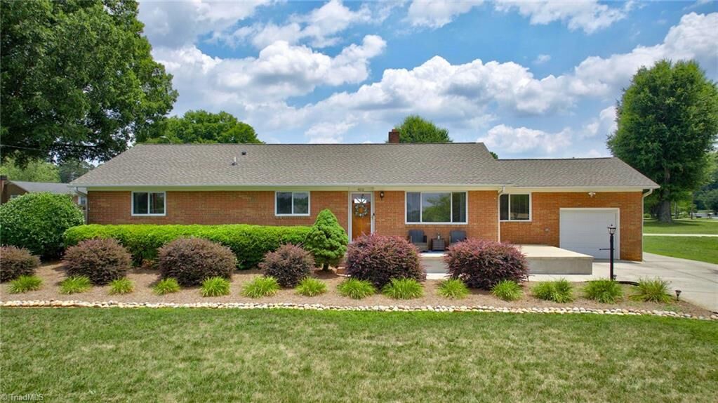 Property Photo: 4010 Kernersville Road NC 27107