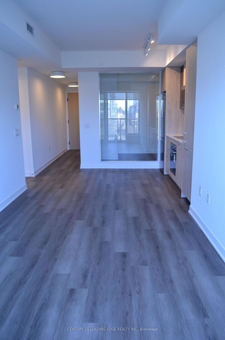 Property Photo: 10 Oak Street 2407 ON M5A 0Z1